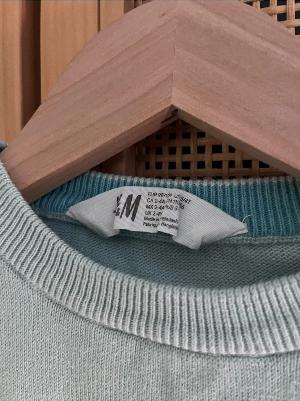 H&M 3-4T Colorblock Crewneck Sweater in Light Blue, White & Navy